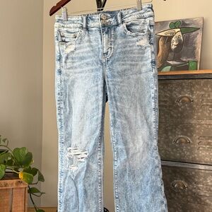 American Eagle Outfitters |‎ 8 Short | Light Wash Distressed Boot Cut Jeans
